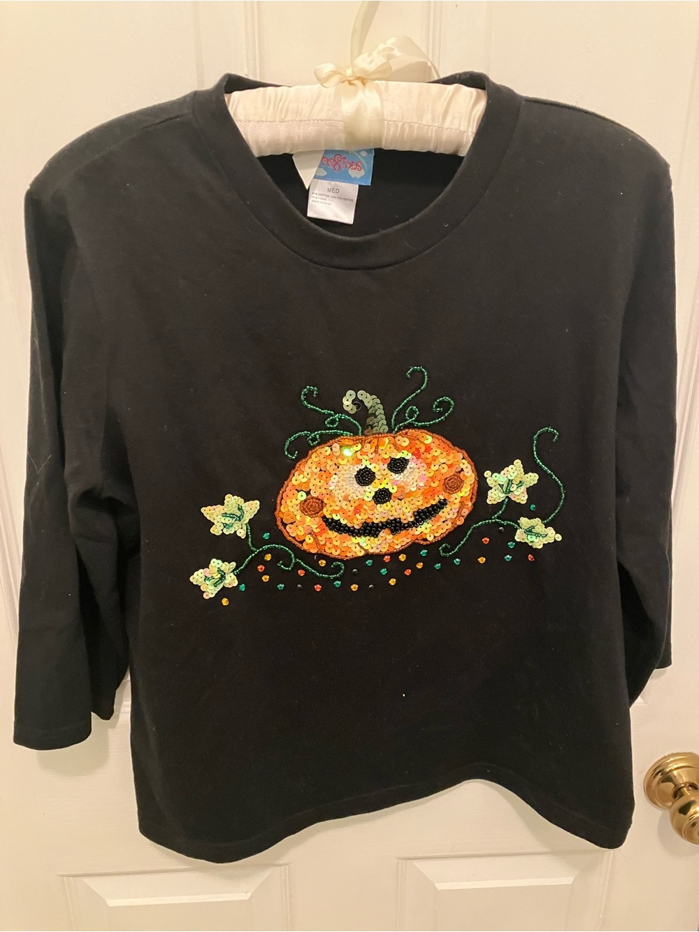Women’s Medium Black Fall Tee